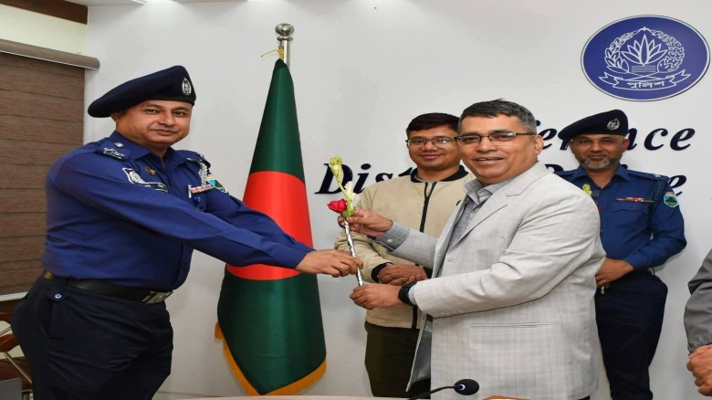 ওসি জিয়াউর রহমানের নেতৃত্বে পোরশায় আইনশৃঙ্খলা পরিস্থিতির উন্নতি, স্বস্তিতে সাধারণ মানুষ